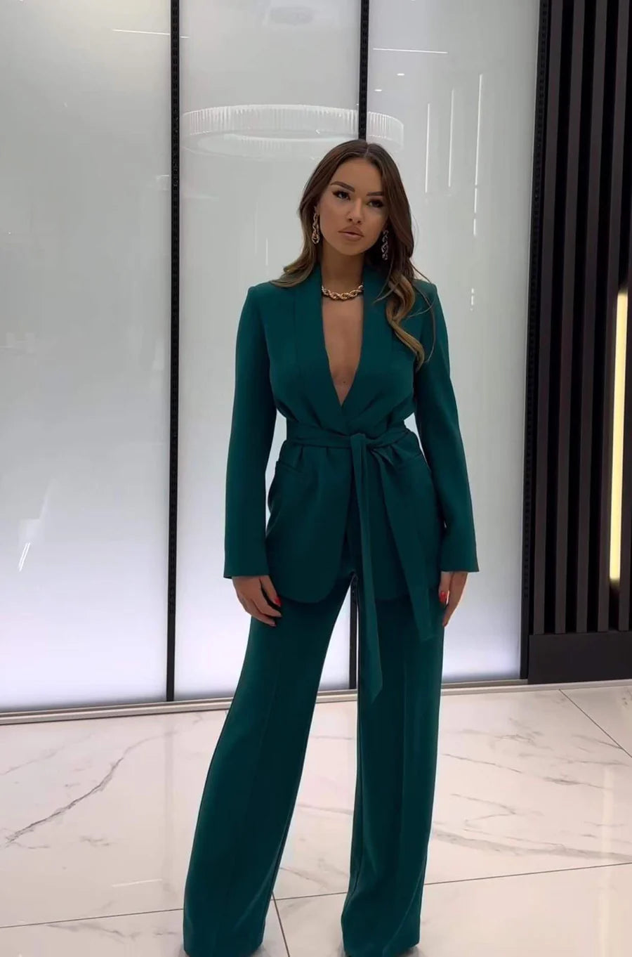 MERATA - TRAJE