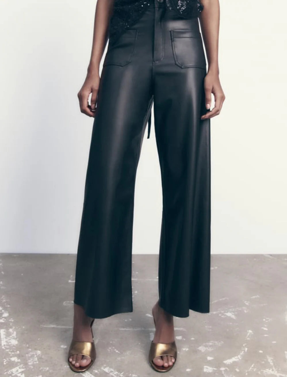 PANTALONES DE CUERO