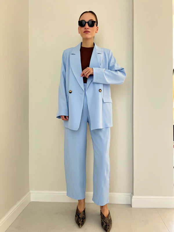 DONA - TRAJE