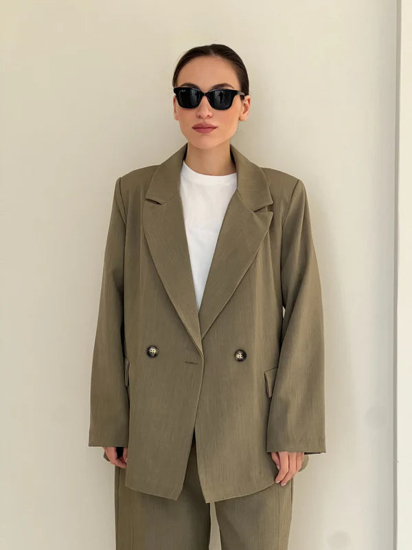 DONA - TRAJE