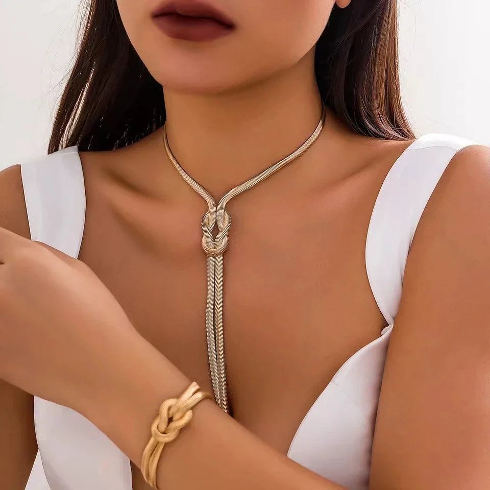 PULSERA Y COLLAR ALLA
